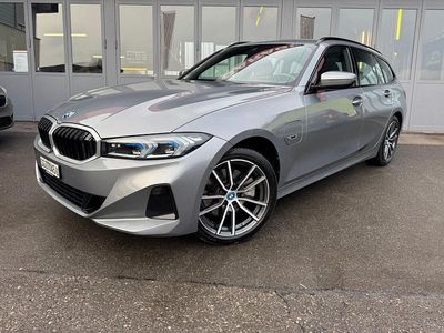 Gebraucht BMW 330e 292 PS (214 kW) 2023 Kombi