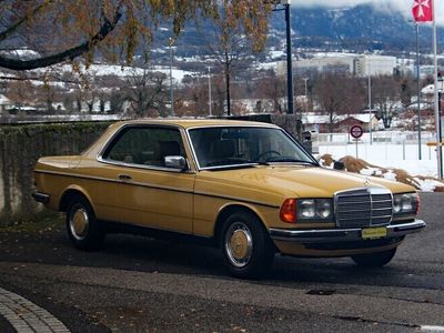 Gebraucht Mercedes 230 113 PS (83 kW) 1979