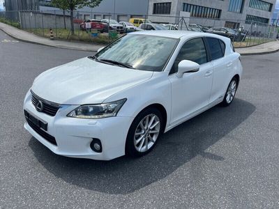 Lexus CT200h