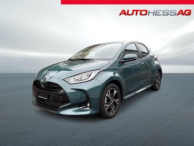 Grün Neu 2025 Toyota Yaris Hybrid Trend Limousine | CHF 28’340 (Etwas zu teuer)