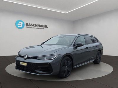 Gebraucht VW Passat R-line 266 PS (195 kW) 2025 Grau Kombi