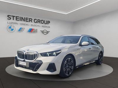 Weiss Gebraucht 2025 BMW 520 M Sport Kombi | CHF 54’900 (Teuer)