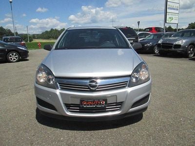 Grau, met. Gebraucht 2009 Opel Astra Enjoy Kombi | CHF 7’900 (Teuer)