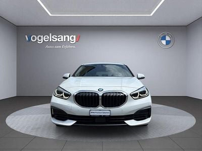 Weiss Gebraucht 2023 BMW 118 Advantage Kleinwagen | CHF 25’600 (Teuer)