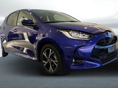 Blau Neu 2025 Toyota Yaris Hybrid Trend Limousine | CHF 28’860 (Etwas zu teuer)