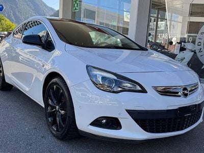 Weiss Gebraucht 2015 Opel Astra GTC Sport Limousine | CHF 10’900
