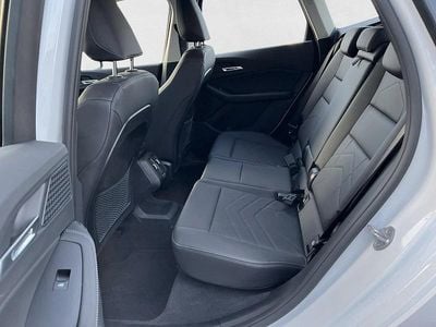 Weiss Gebraucht 2023 BMW 218 Active Tourer Luxury Line Van / Kleinbus | CHF 29’900 (Etwas zu teuer)