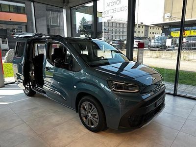Blau Neu 2025 Toyota Proace Verso City Kombi | CHF 46’870 (Etwas zu teuer)