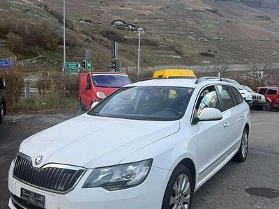 Gebraucht 2015 Skoda Superb Elegance Kombi | CHF 4’200