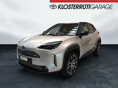 Neu Toyota Yaris Cross Sport 131 PS (96 kW) 2025 Silber SUV