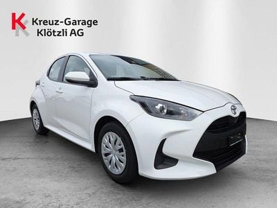 Weiss Gebraucht 2022 Toyota Yaris Active Kleinwagen | CHF 14’200