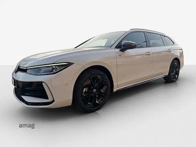 Neu VW Passat R-line 192 PS (141 kW) 2025 Pure white uni Kombi