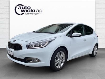 Weiss Gebraucht 2014 Kia Ceed GT Style Limousine | CHF 9’250