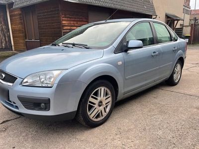 gebraucht Ford Focus 1.6i 16V Ti-VCT Ghia