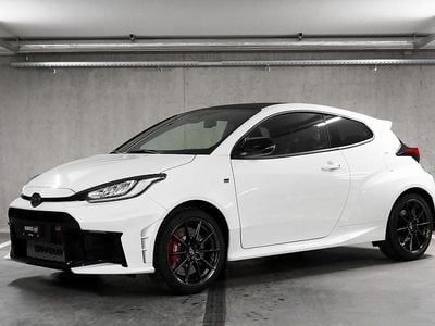 Neu Toyota Yaris Sport 280 PS (205 kW) 2026 Weiss Limousine