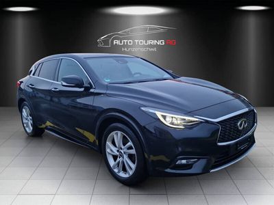 Infiniti Q30