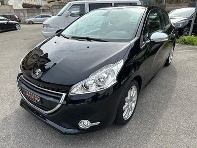 Gebraucht Peugeot 208 Allure 82 PS (60 kW) 2014 Kleinwagen