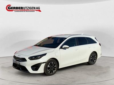 Weiss Gebraucht 2024 Kia Ceed Sportswagon Style Kombi | CHF 33’250 (Teuer)