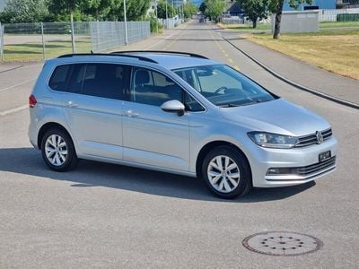 Gebraucht 2017 VW Touran Comfortline Van / Kleinbus | CHF 12’900 (Etwas zu teuer)