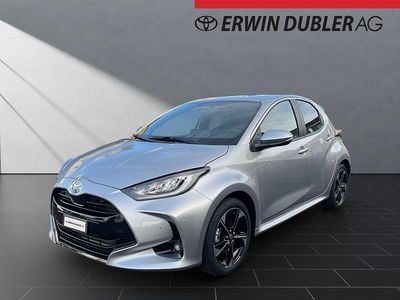 Neu Toyota Yaris Hybrid Premium 131 PS (96 kW) 2025 Silber Limousine