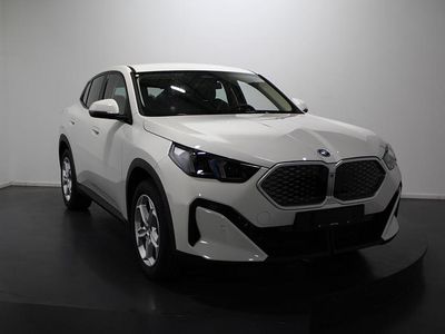 Neu BMW iX2 Performance 150 kW (204 PS) 2025 Weiss SUV