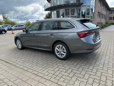 gebraucht Skoda Octavia Combi Style KAMERA+TRAVEL ASSIST+PDC+NAVI+SHZ