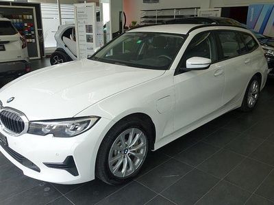 Gebraucht BMW 330e Sport Line 292 PS (214 kW) 2021 Kombi