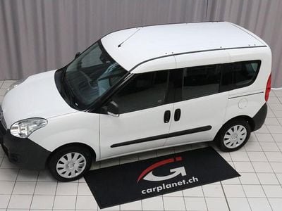 Weiss Gebraucht 2016 Opel Combo Van / Kleinbus | CHF 10’590 (Etwas zu teuer)
