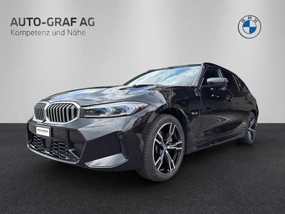 Schwarz Gebraucht 2022 BMW 330e Comfort Edition Kombi | CHF 40’900 (Etwas zu teuer)