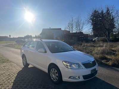 Gebraucht Skoda Octavia Ambition 105 PS (77 kW) 2012 Kombi