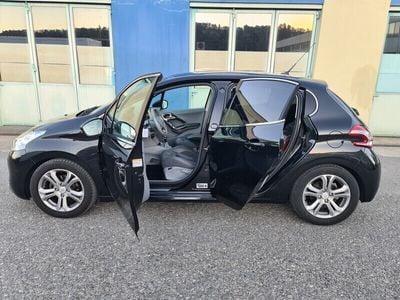 Gebraucht 2012 Peugeot 208 Allure Kleinwagen | CHF 7’900 (Fairer Preis)