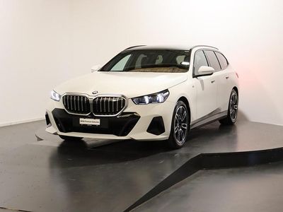 Weiss Gebraucht 2024 BMW 520 Comfort Edition Kombi | CHF 49’990 (Fairer Preis)