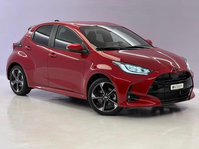Rot Neu 2025 Toyota Yaris Hybrid Premium Limousine | CHF 30’740 (Fairer Preis)