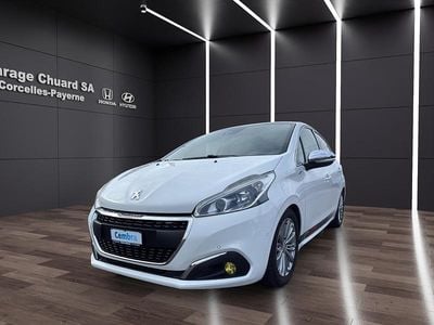 Gebraucht Peugeot 208 GT-line 120 PS (88 kW) 2018 Weiss Kleinwagen