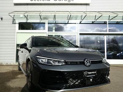 Grau Gebraucht 2024 VW Passat R-line Kombi | CHF 53’800