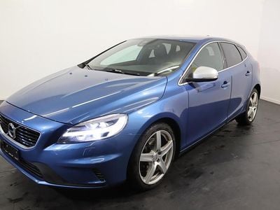 Blau Gebraucht 2019 Volvo V40 R-Design Kombi | CHF 12’800 (Guter Preis)