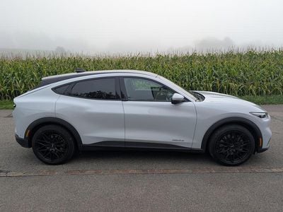 Gebraucht 2021 Ford Mustang Mach-E SUV | CHF 21’000 (Superpreis)