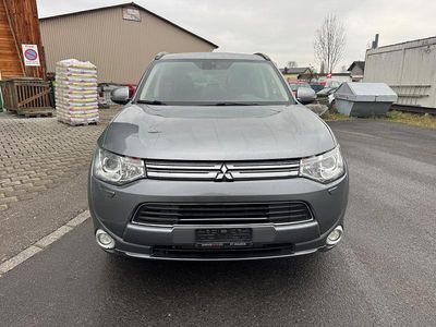 Gebraucht 2014 Mitsubishi Outlander P-HEV Intense | CHF 6’499 (Teuer)