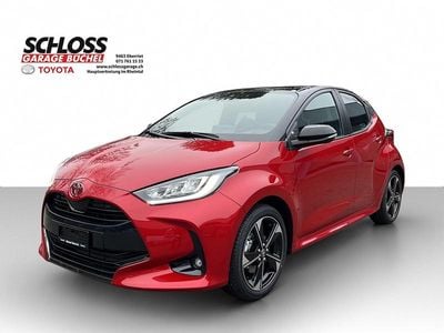 Neu Toyota Yaris Hybrid Premium 131 PS (96 kW) 2025 Rot Limousine