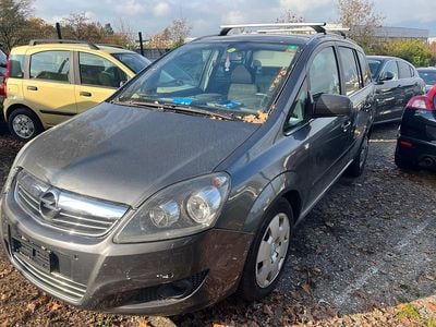 Gebraucht 2011 Opel Zafira Cosmo Van / Kleinbus | CHF 900