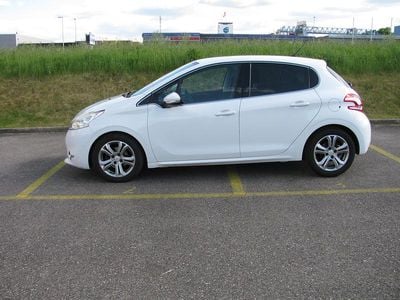 Gebraucht Peugeot 208 Allure 120 PS (88 kW) 2012 Kleinwagen