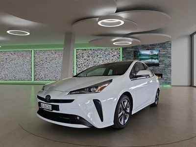 Gebraucht Toyota Prius Premium 122 PS (89 kW) 2023 Weiss Kleinwagen