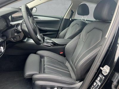 Gebraucht BMW 530 Sport Line 286 PS (210 kW) 2023 Schwarz Kombi
