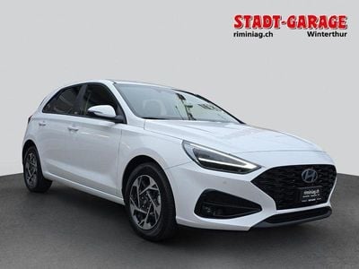 Weiss Gebraucht 2024 Hyundai i30 Limousine | CHF 31’990 (Etwas zu teuer)