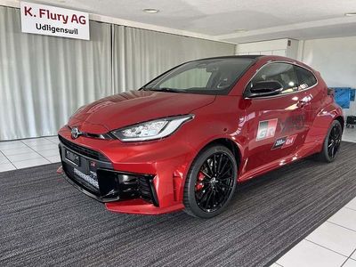 Neu Toyota Yaris Sport 280 PS (205 kW) 2025 Rot Limousine