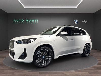 "alpinweiss" mét. Neu 2025 BMW iX1 M Sport SUV | CHF 64’900 (Fairer Preis)