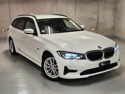 Gebraucht BMW 330e 292 PS (214 kW) 2022 Kombi