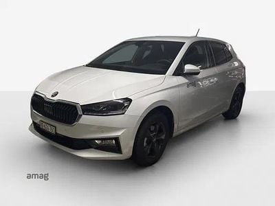 Moon weiss, metallic Gebraucht 2025 Skoda Fabia Dynamic Limousine | CHF 29’990 (Teuer)