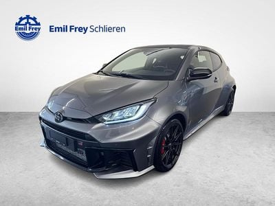 Neu Toyota Yaris Sport 280 PS (205 kW) 2026 Grau Limousine