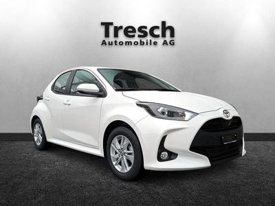 Weiss Neu 2025 Toyota Yaris Hybrid Comfort Limousine | CHF 24’000 (Guter Preis)